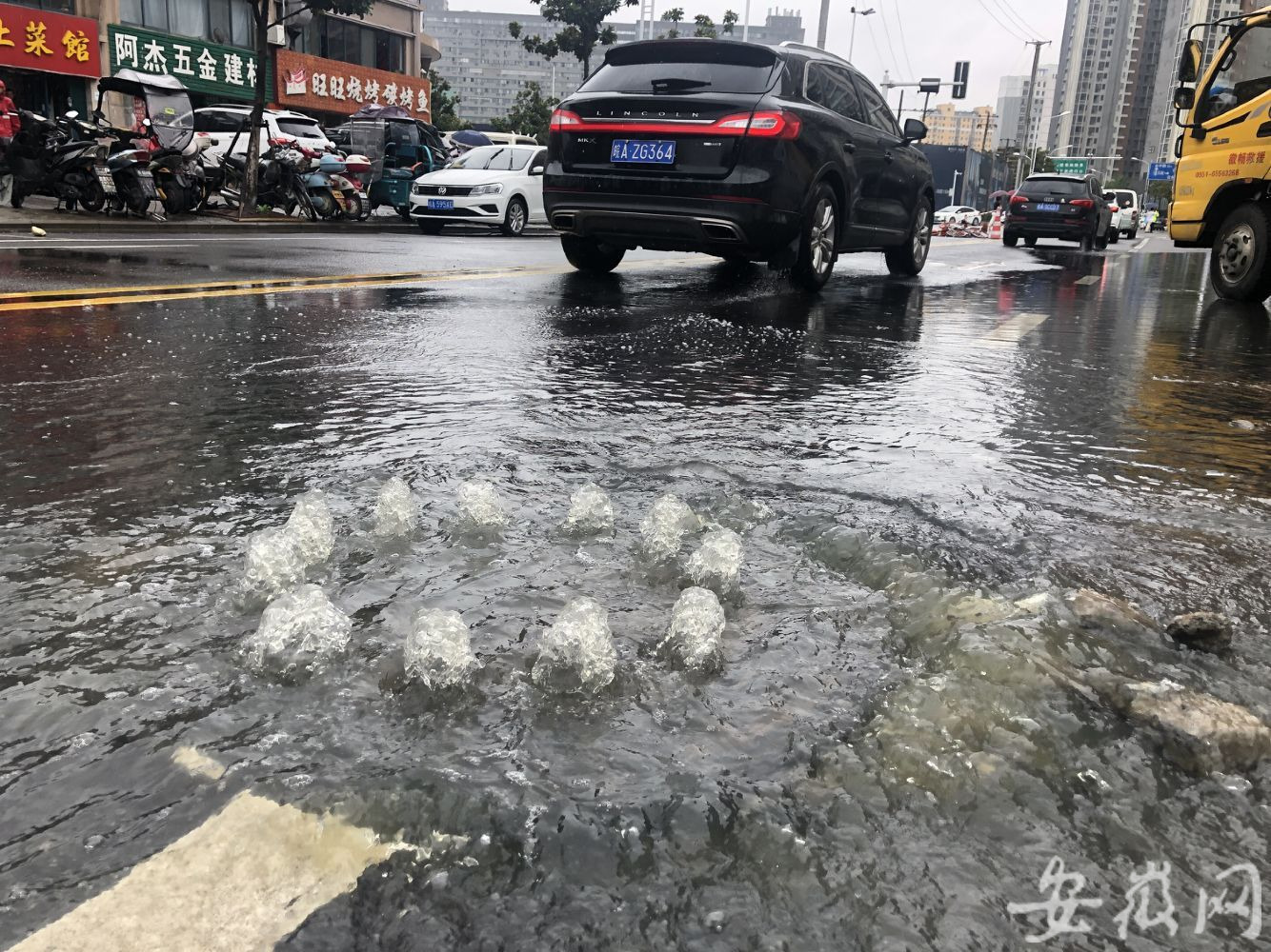 面對(duì)全國(guó)洪澇頻發(fā)，智慧井蓋科學(xué)預(yù)警